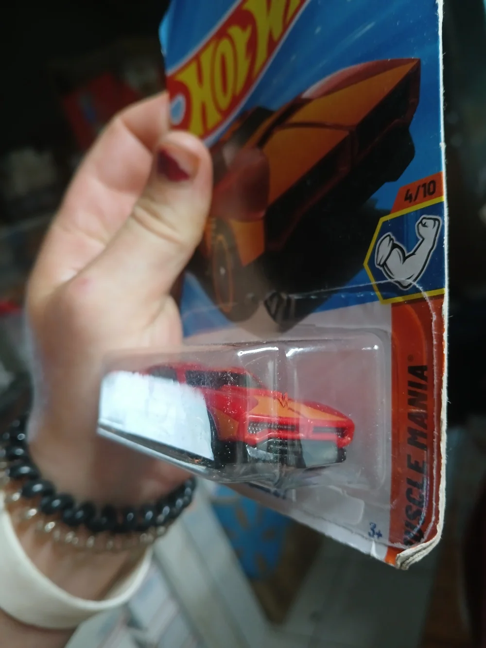 Hot Wheels Ravenger S/T is a 1:64 scale die-cast muscle car featured in the Musc